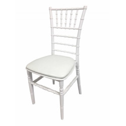 Location Chaise CHIVARI Blanche avec galette cuir pour mariage et réception